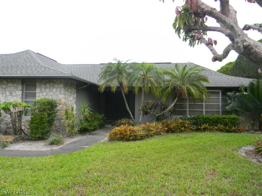 6813 Azalea Ln., Fort Myers, FL 33919