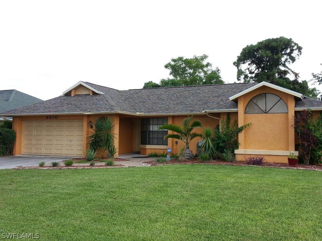 2210 SE 10th Ln., Cape Coral, FL 33990