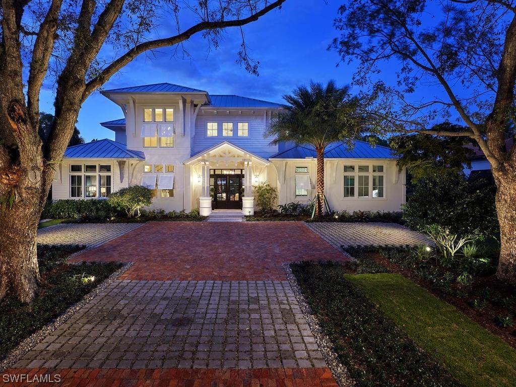 271 1st Ave., Naples, FL 34102