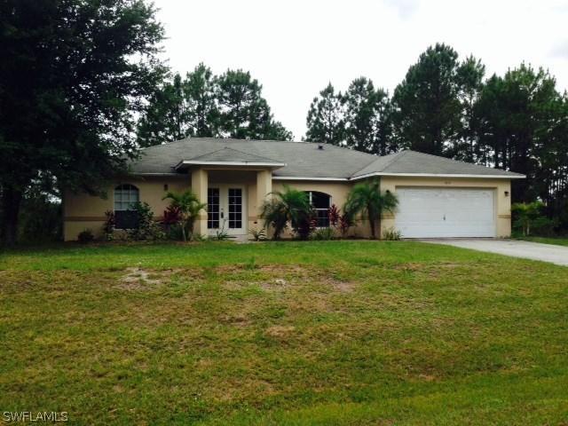 1014 Candlelight Dr., Lehigh Acres, FL 33974