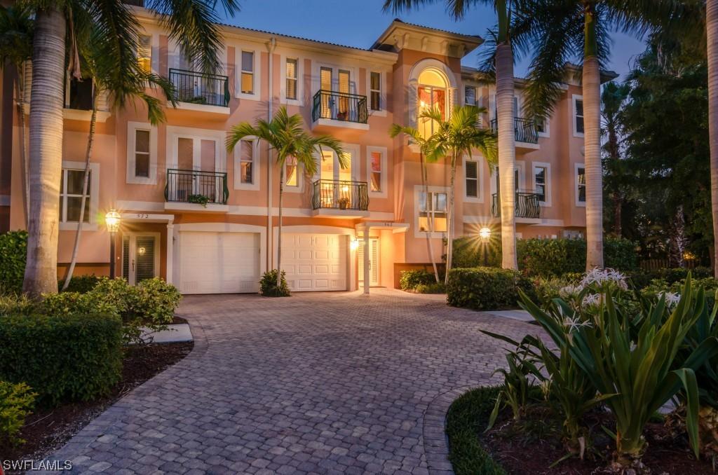 562 11th Ave., Naples, FL 34102