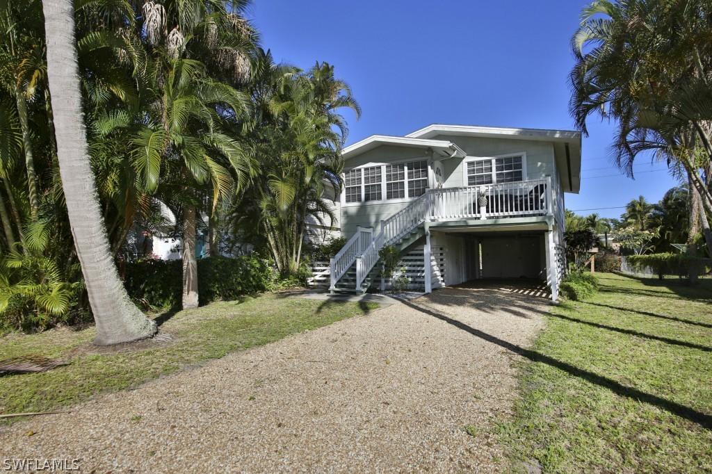 125 Coconut Dr., Fort Myers Beach, FL 33931