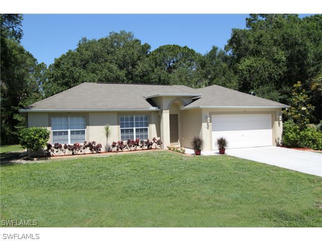 148 Nassau Ave., Lehigh Acres, FL 33974