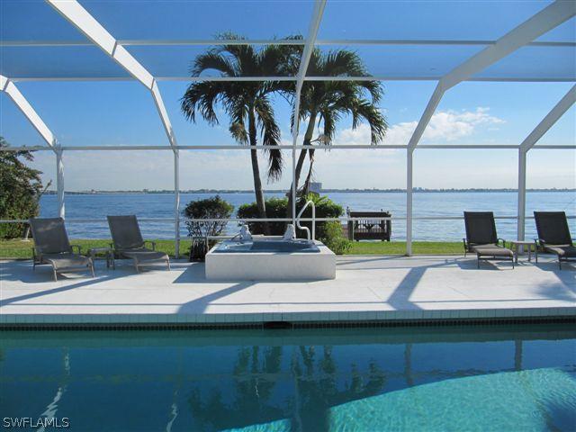 5261 Nautilus Dr., Cape Coral, FL 33904