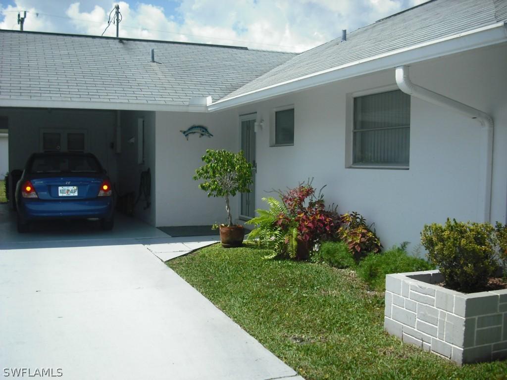 363 Westpark Rd., Lehigh Acres, FL 33936