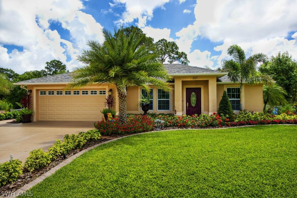 227 Malden Ave., Lehigh Acres, FL 33974