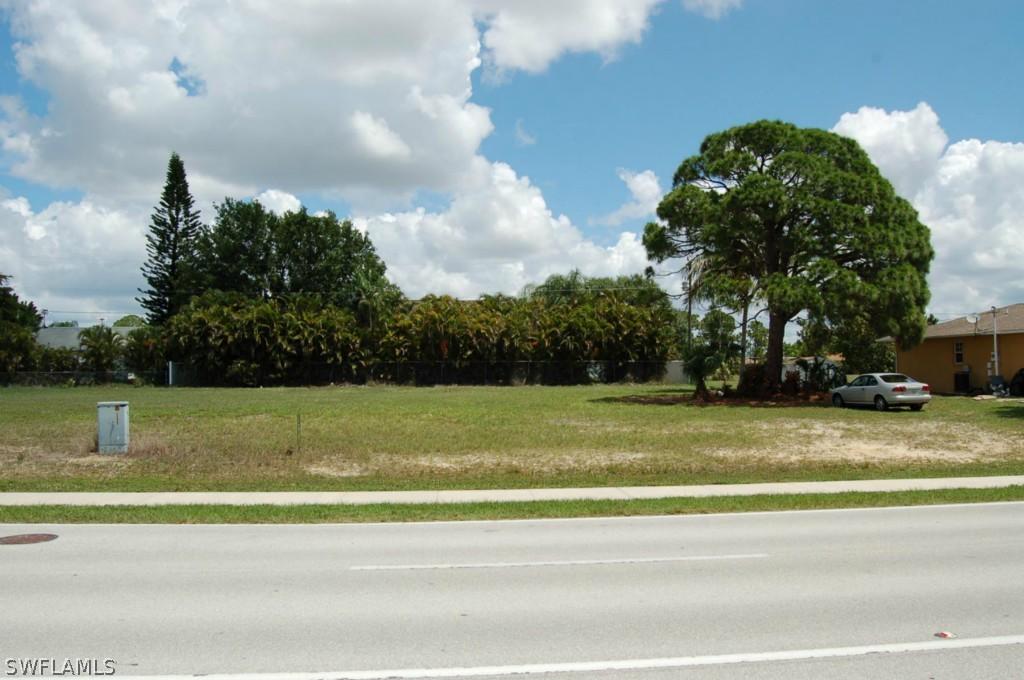 613 SW Trafalgar Pkwy., Cape Coral, FL 33991