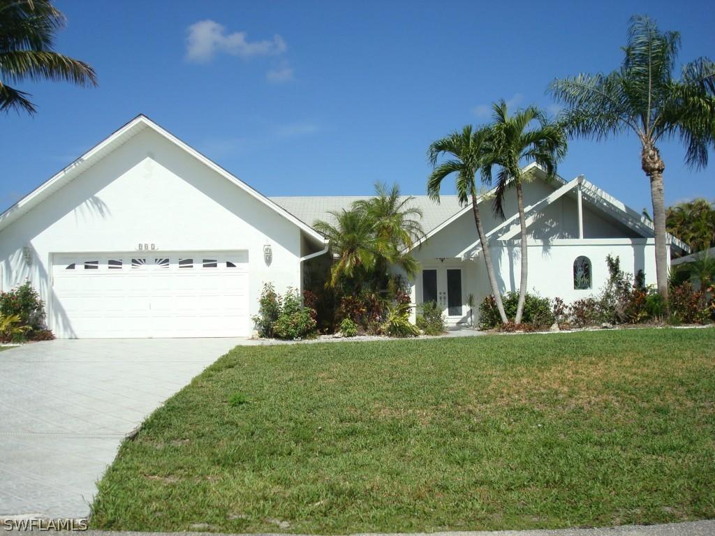 902 SW Santa Barbara Pl., Cape Coral, FL 33991