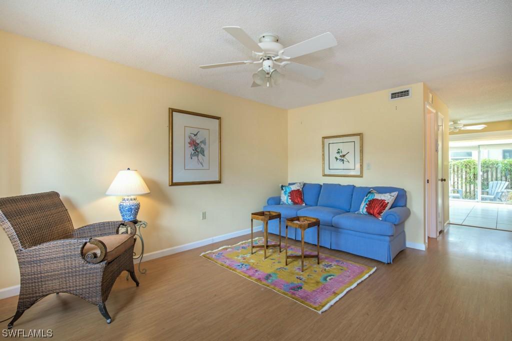 296 4th Ave., Naples, FL 34102