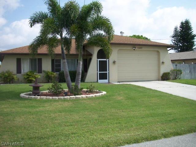 1307 SE 13th Ter., Cape Coral, FL 33990