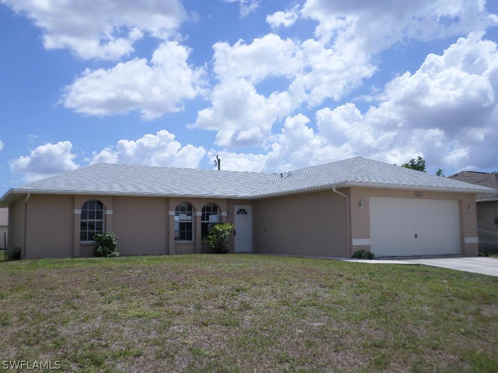 908 NE 10th Ln., Cape Coral, FL 33909