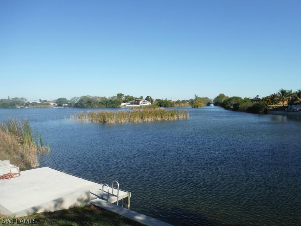 537 NE 7th Ter., Cape Coral, FL 33909