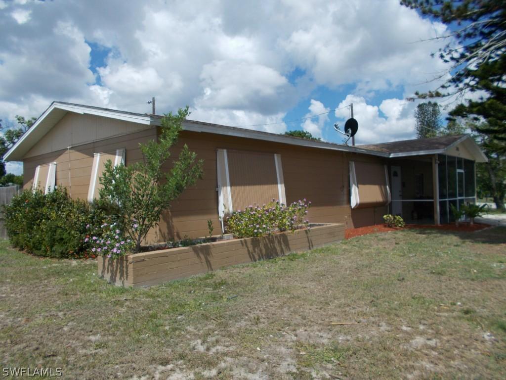 301 Alabama Rd., Lehigh Acres, FL 33936