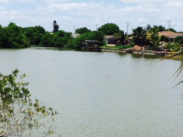 327 SE 13th St., Cape Coral, FL 33990