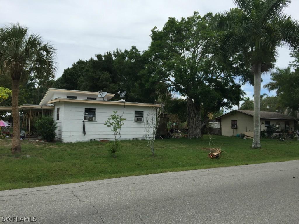 429 Fairfax Dr., Fort Myers, FL 33905