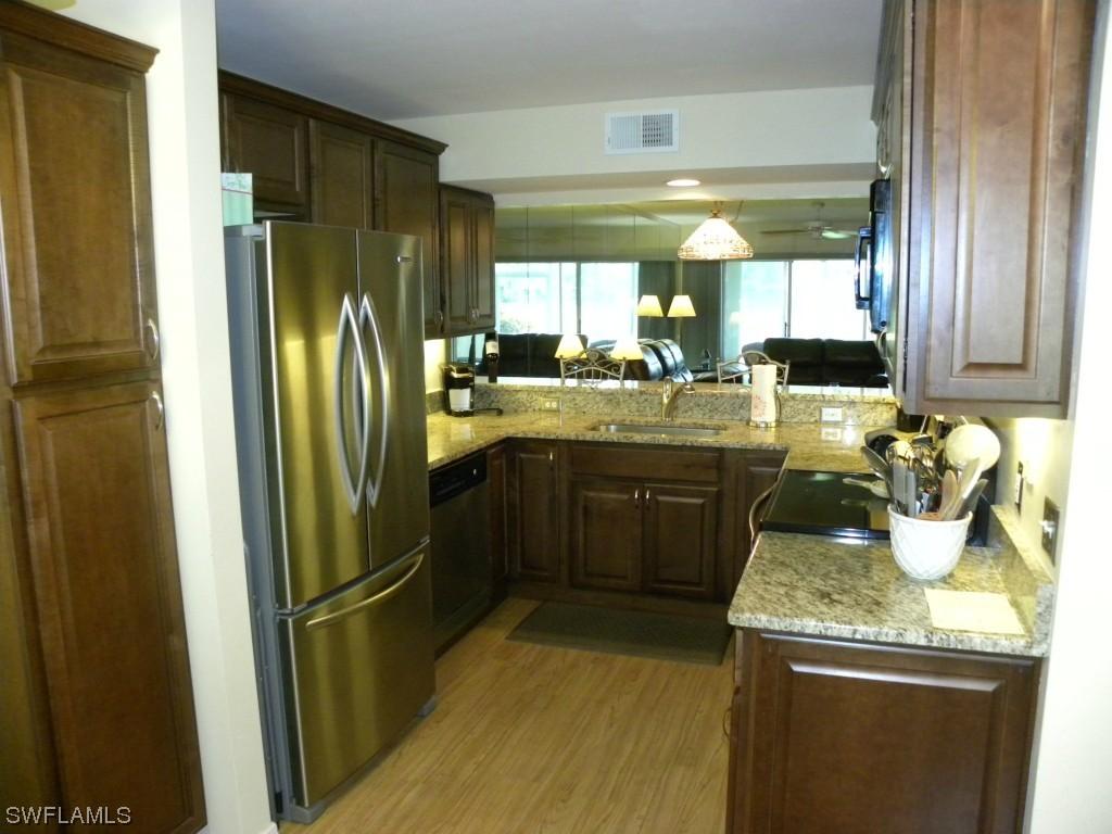 257 Robin Hood Cir. #8-102, Naples, FL 34104