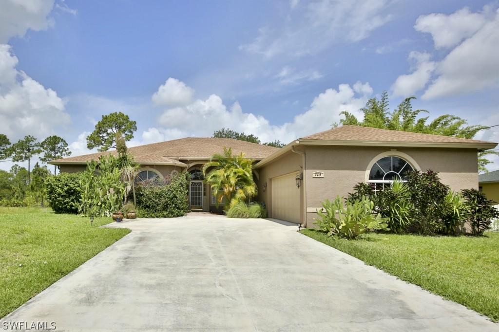 705 Thompson Ave., Lehigh Acres, FL 33972
