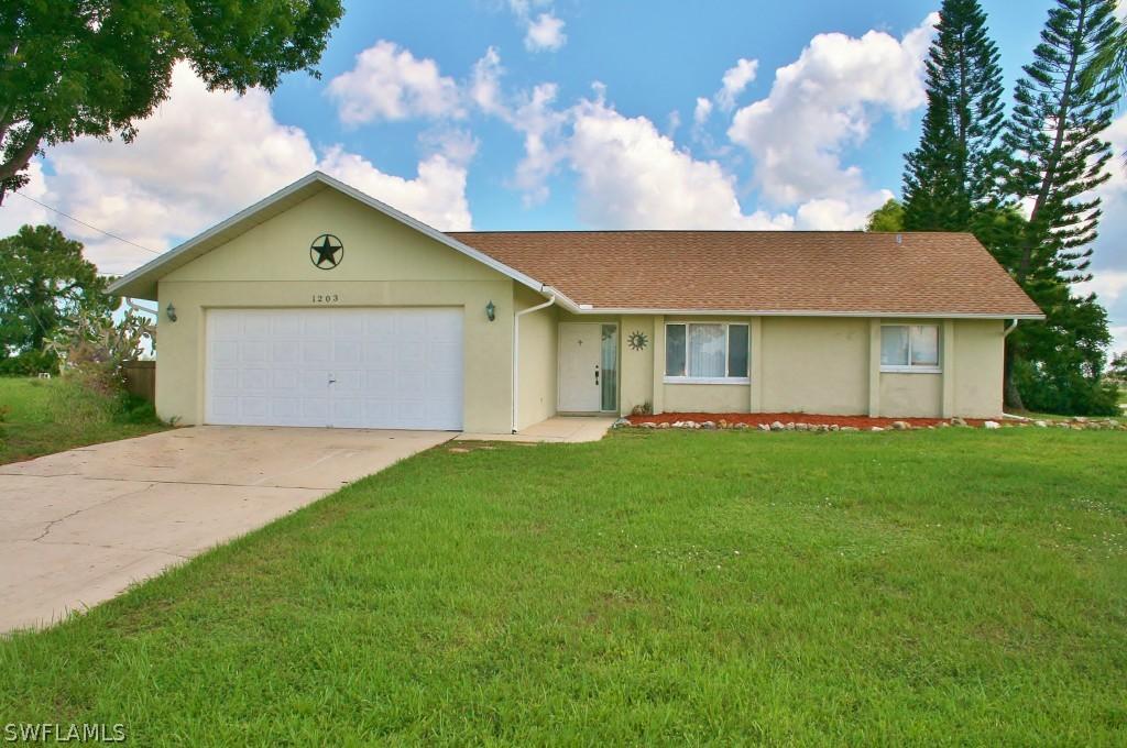 1203 NW 20th Ter., Cape Coral, FL 33993