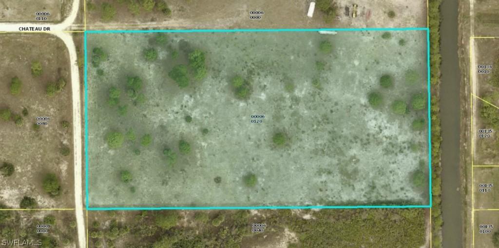 351 Chateau Dr., Lehigh Acres, FL 33972