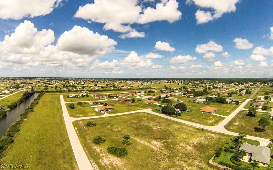 302 NE 25th Ter., Cape Coral, FL 33909