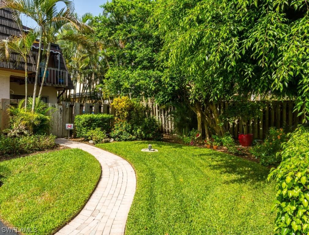 465 Broad Ave. #1D, Naples, FL 34102