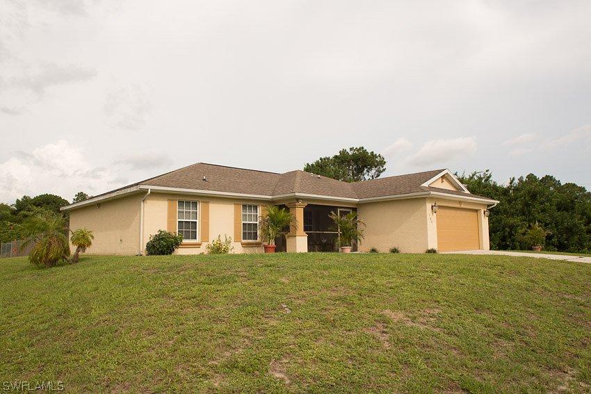 104 Clyde Ave., Lehigh Acres, FL 33971
