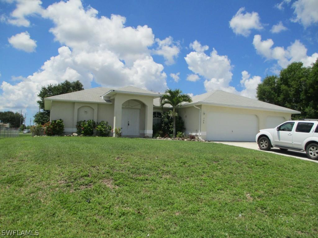 526 SE 10th St., Cape Coral, FL 33990