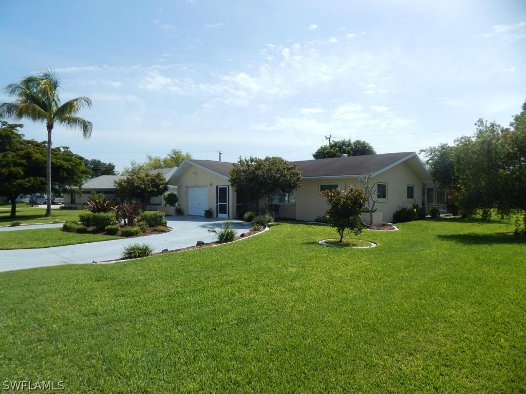 107 SE 12th Pl., Cape Coral, FL 33990