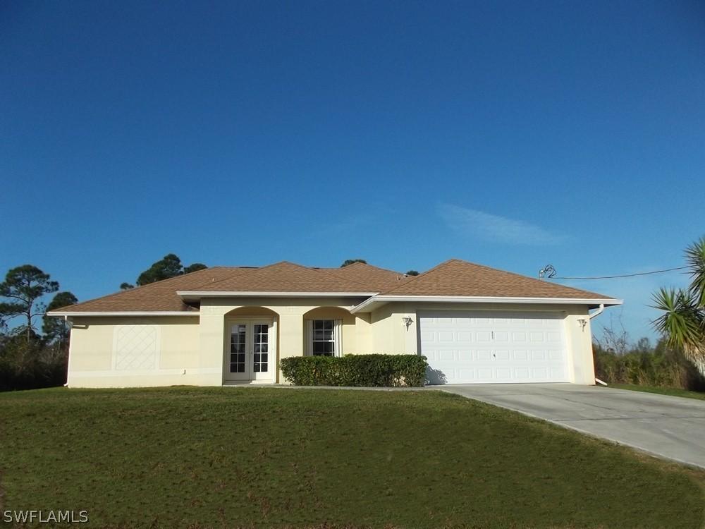 809 Maple Ave., Lehigh Acres, FL 33972