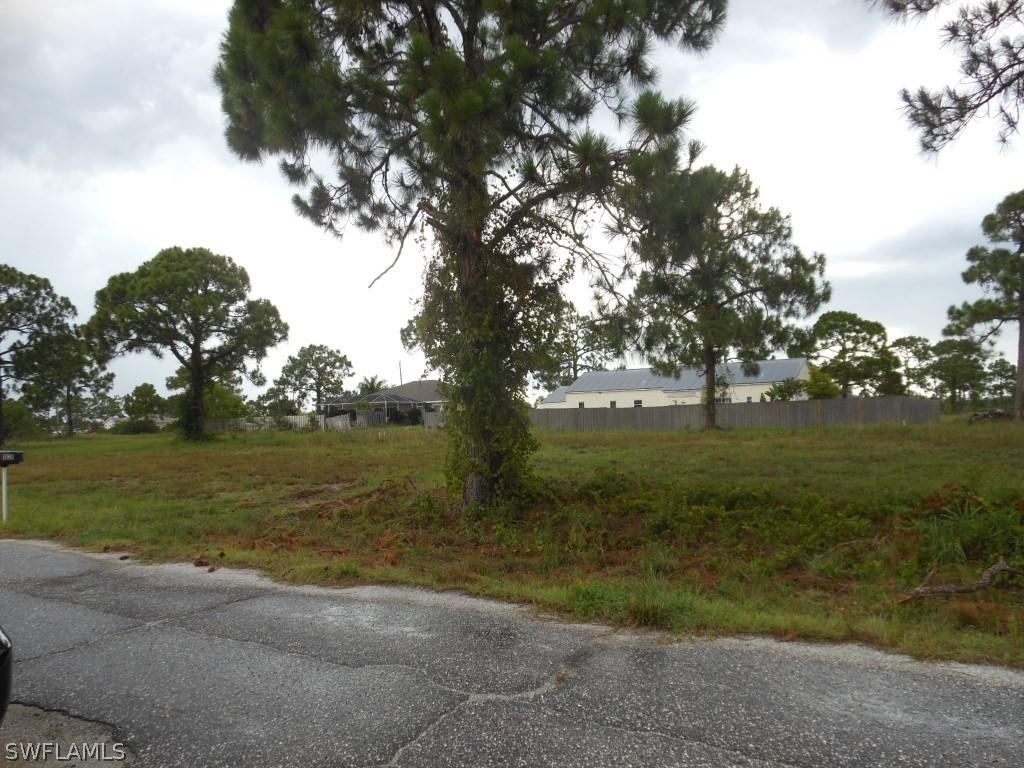 1821 NW 30th Ter., Cape Coral, FL 33993