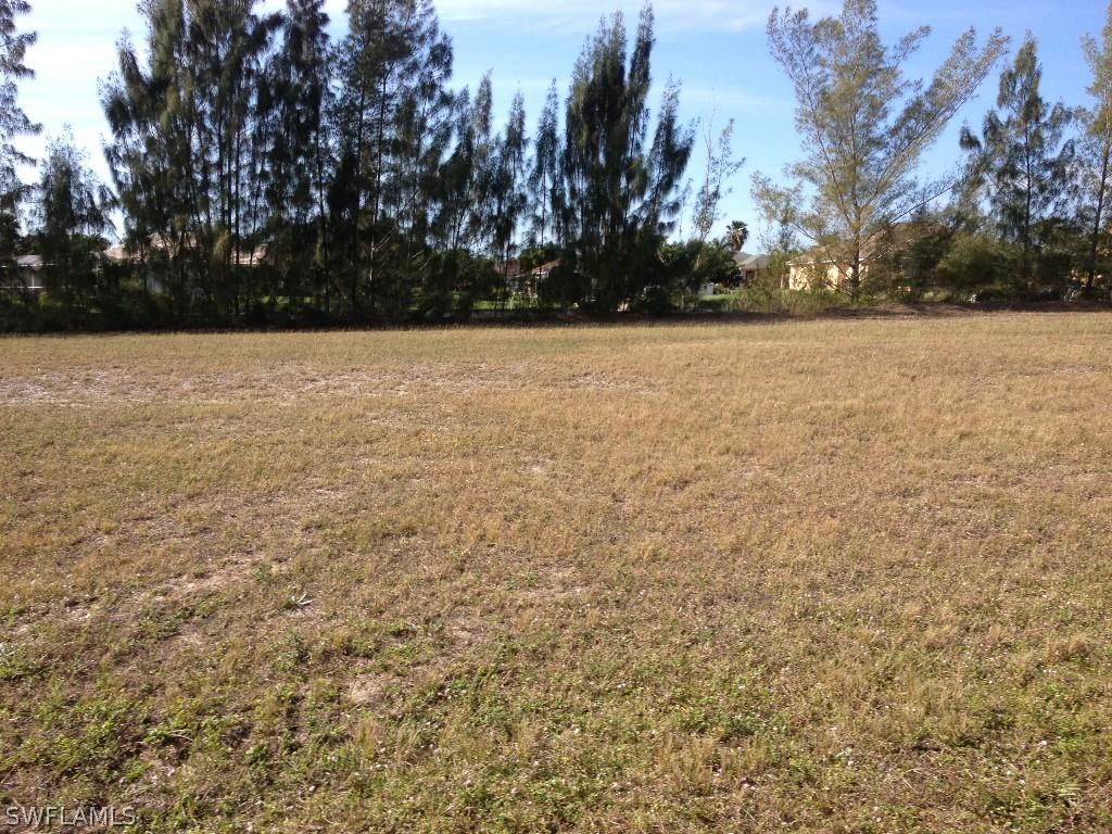 3528 SW 27th Pl., Cape Coral, FL 33914