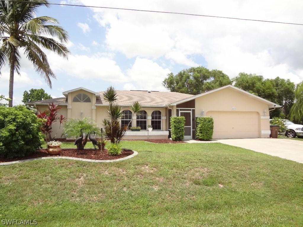 2033 NE 5th Ter., Cape Coral, FL 33909
