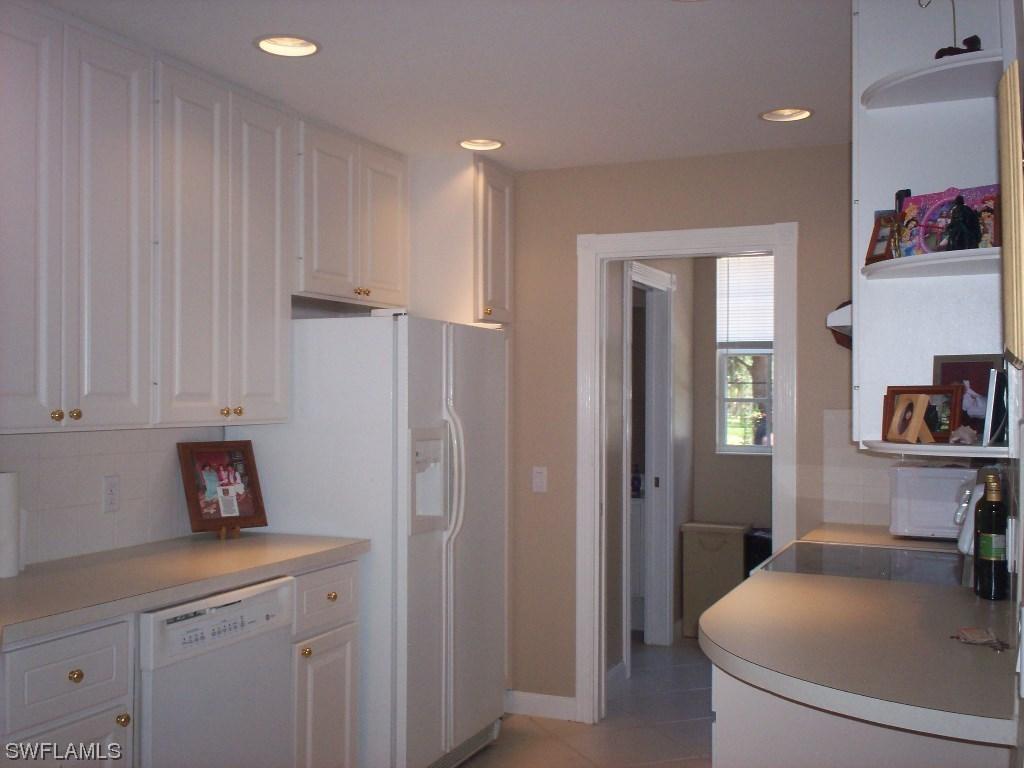 5565 Cove Cir. #75, Naples, FL 34119