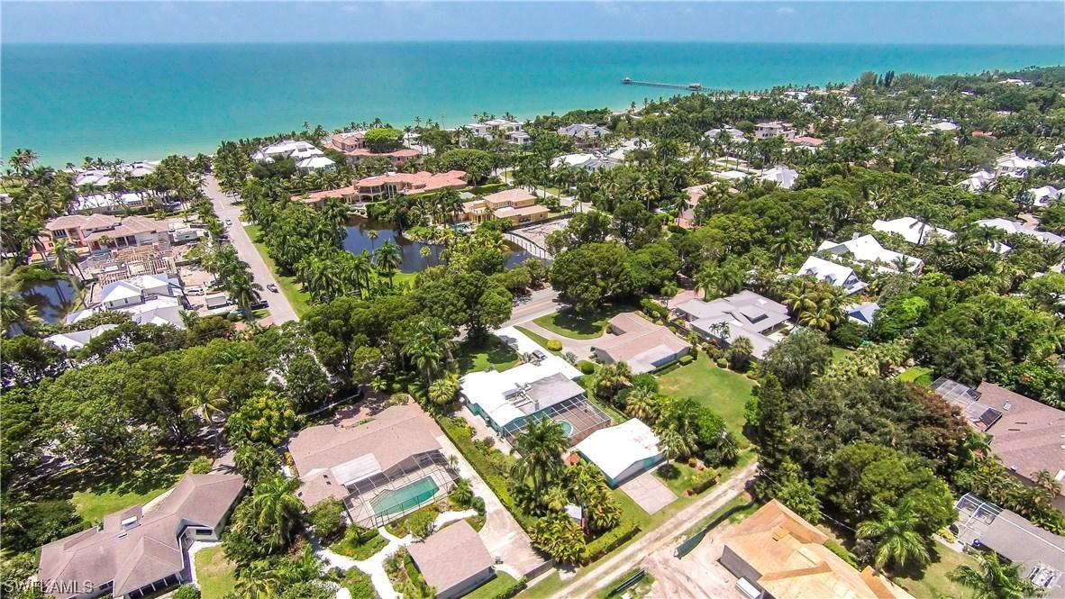 1675 Gordon Dr., Naples, FL 34102