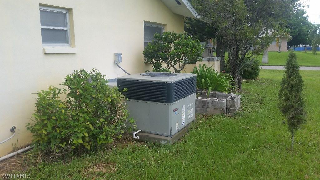 1633 SE 21st Ter., Cape Coral, FL 33990