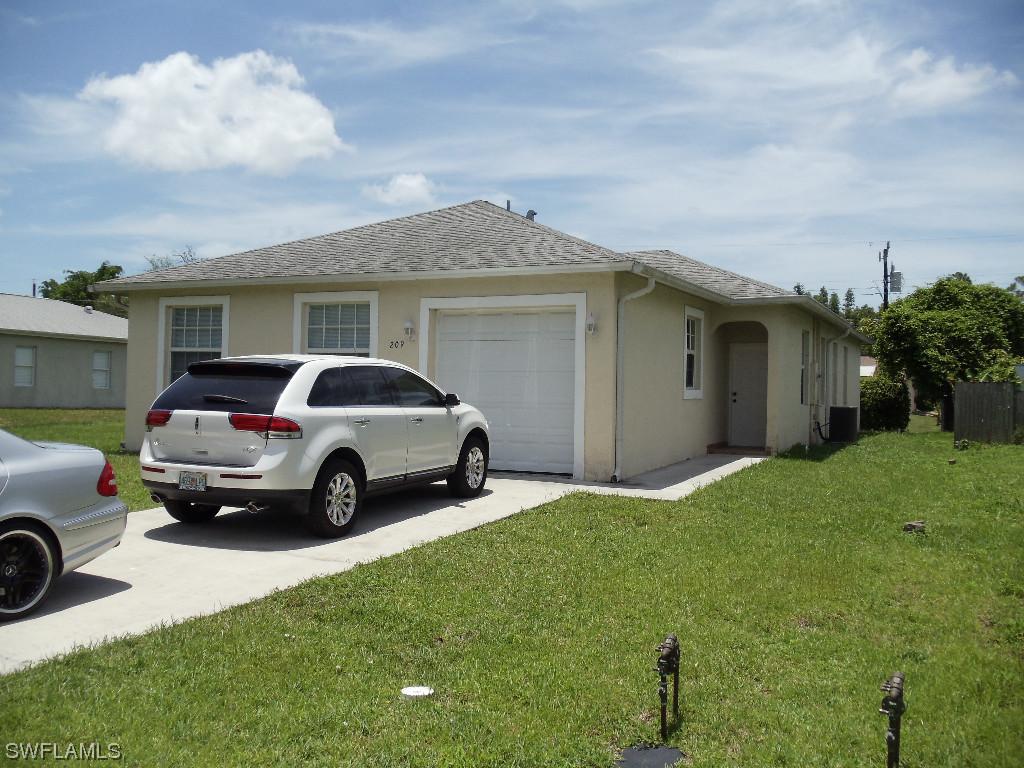 209 Benson St., Naples, FL 34113