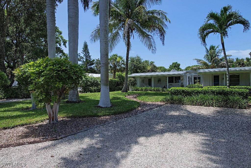 725 6th Ave., Naples, FL 34102