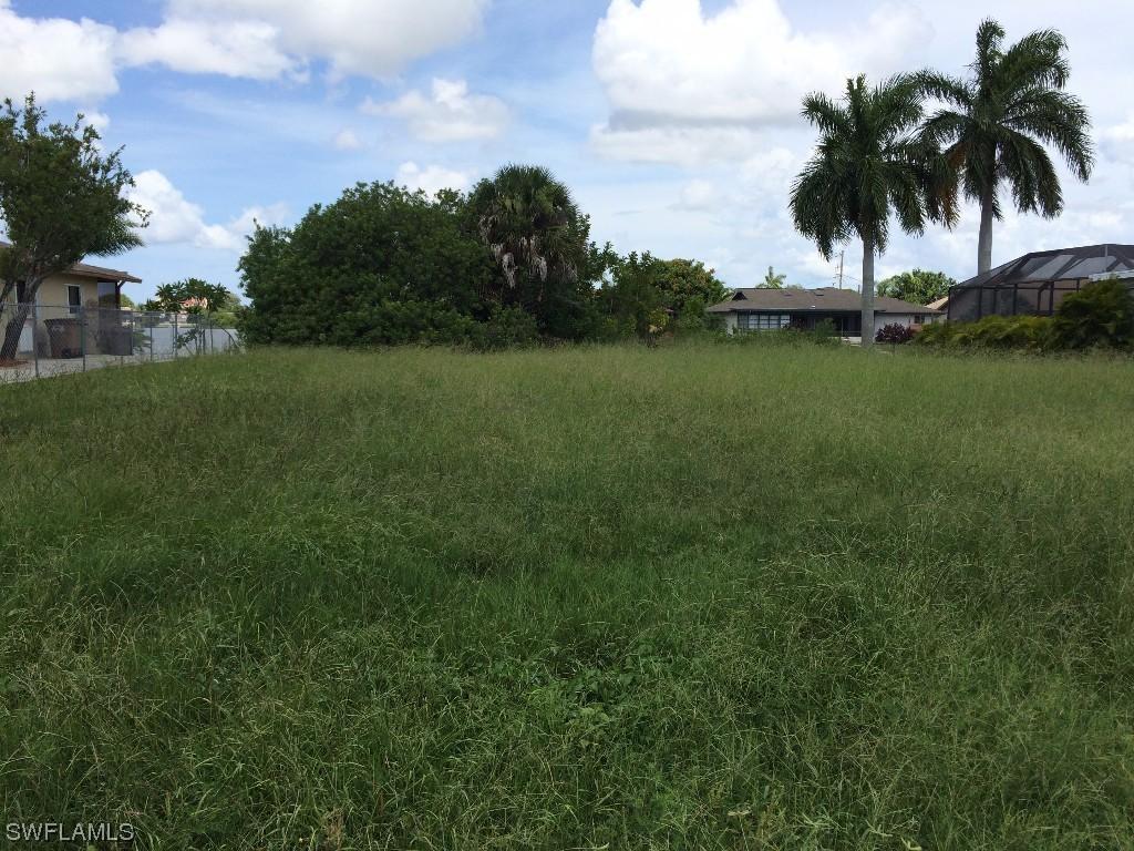 220 SE 20th Pl., Cape Coral, FL 33990