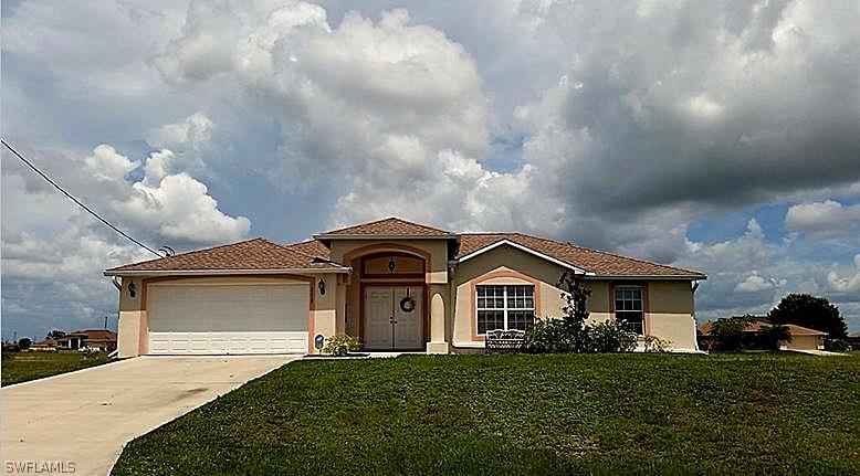 2117 NW 1st Pl., Cape Coral, FL 33993