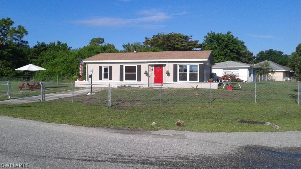 469 Valley Dr., Lehigh Acres, FL 33936