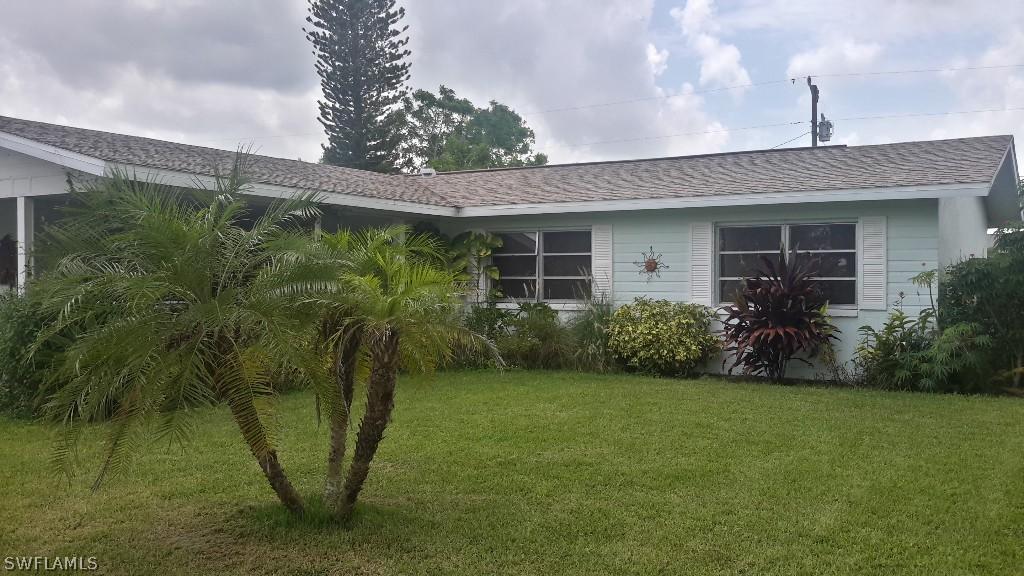 318 NE 11th Pl., Cape Coral, FL 33909