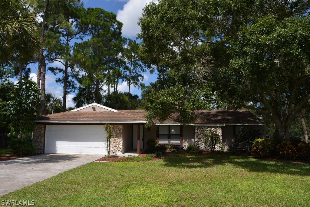 419 Poinsettia Ave., Lehigh Acres, FL 33972