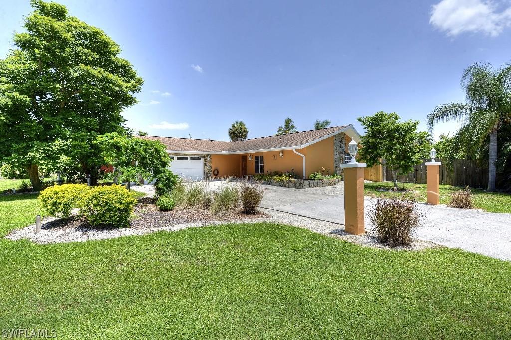 12151 Mcgregor Blvd., Fort Myers, FL 33919