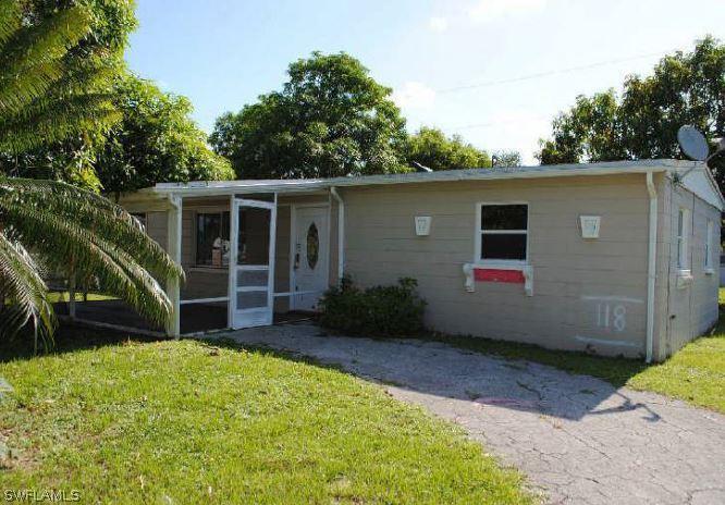 118 Apache St., Lehigh Acres, FL 33936