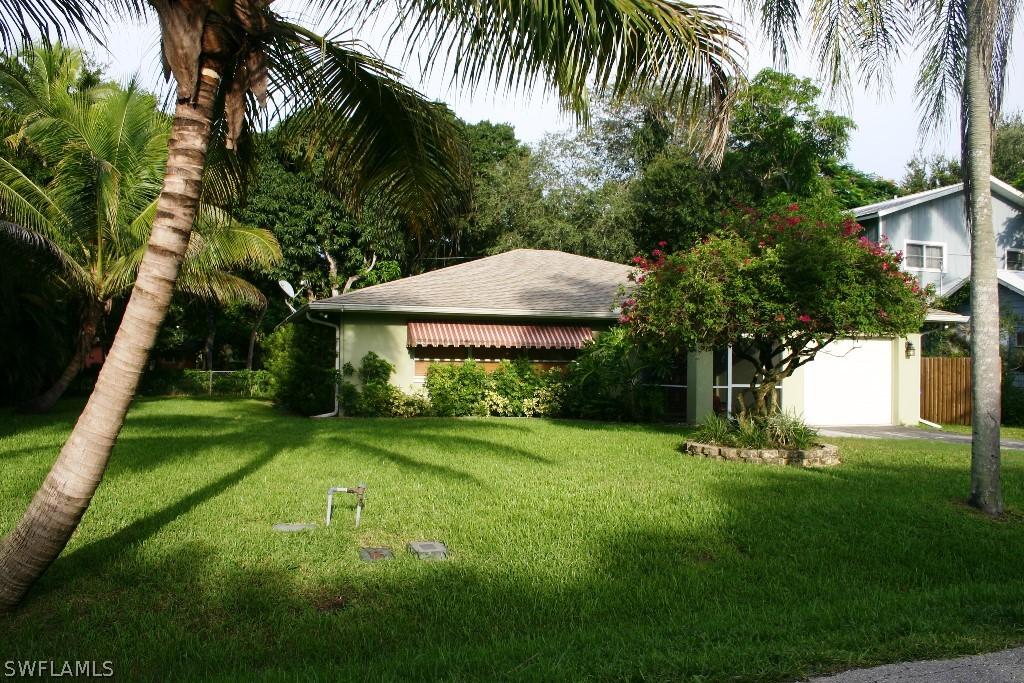 2911 Magnolia St., Fort Myers, FL 33901