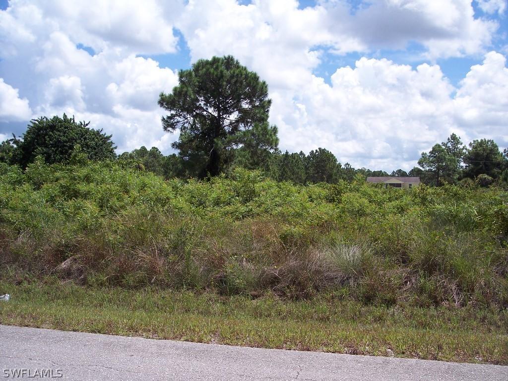 1102 Dixie Ave., Lehigh Acres, FL 33972