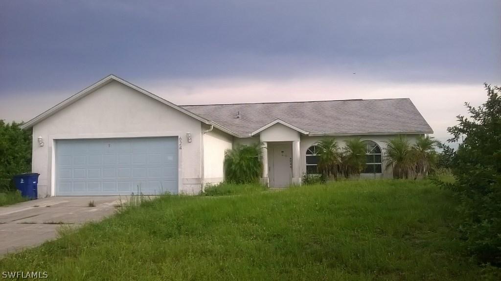 624 Chattman St., Lehigh Acres, FL 33974