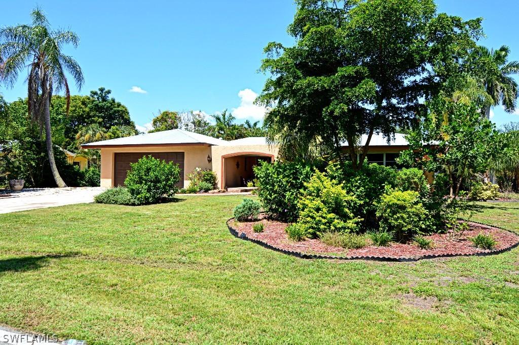 12050 Mcgregor Blvd., Fort Myers, FL 33919