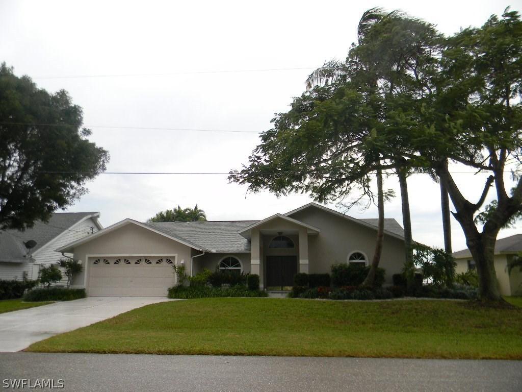 822 SW Santa Barbara Pl., Cape Coral, FL 33991