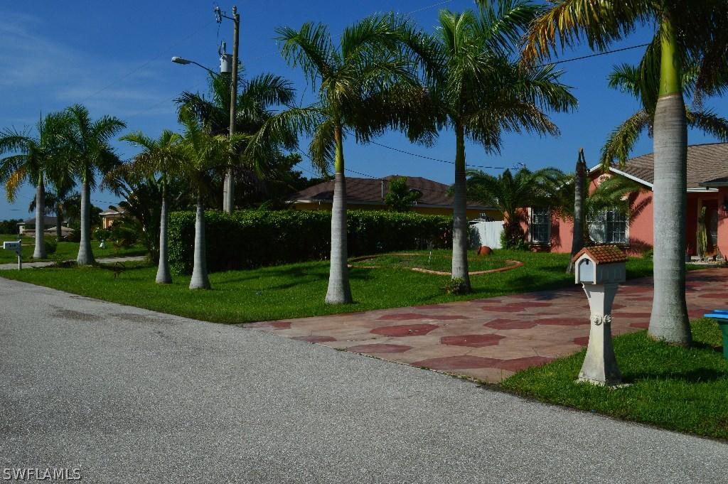 519 NW 25th Pl., Cape Coral, FL 33993